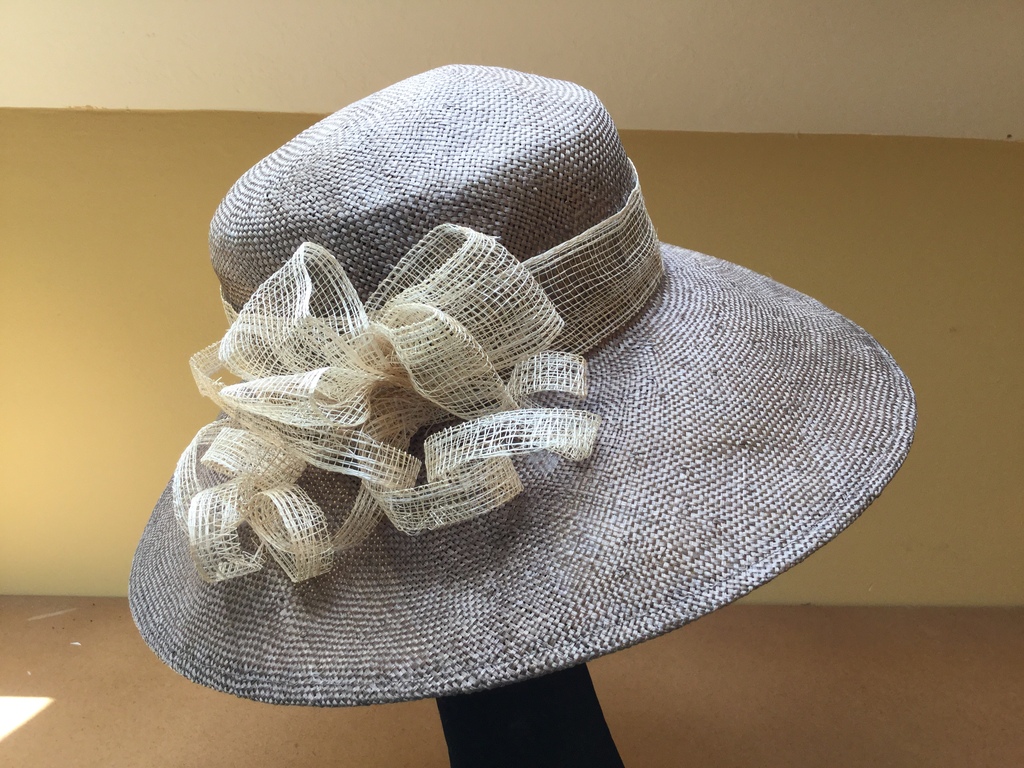 Taupe Sinamay 7.5L